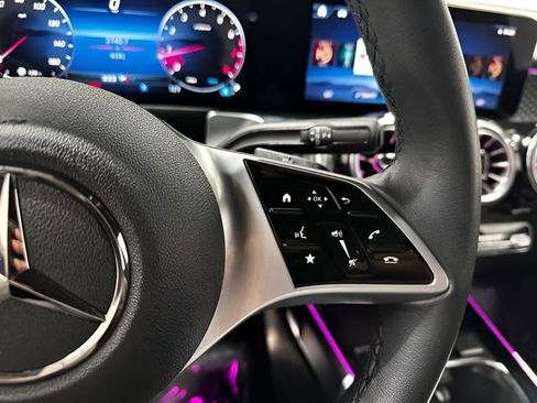 Used 2025 Mercedes-Benz GLB 250 4MATIC image 20