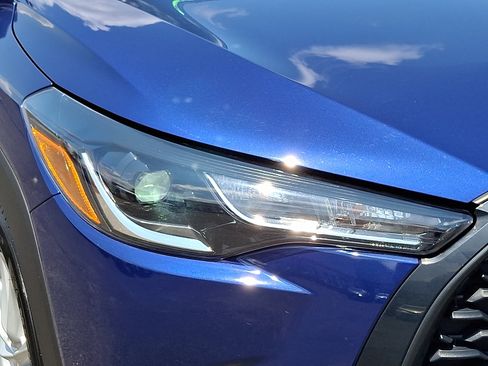 Used 2023 Toyota Corolla Cross LE w/ Moonroof Package AWD/4WD image 10