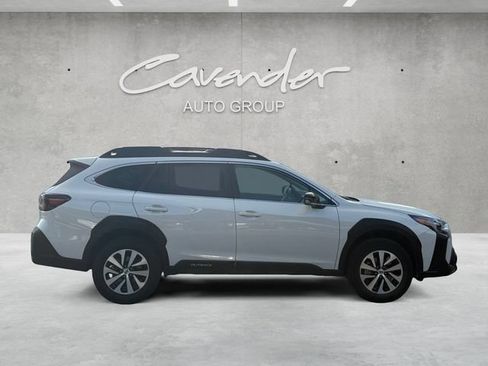 Used 2024 Subaru Outback Premium AWD/4WD image 17