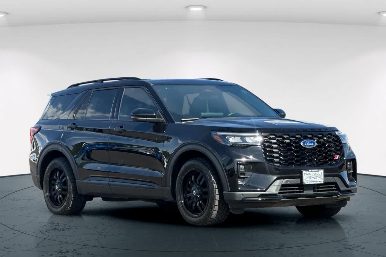 Used 2025 Ford Explorer ST AWD/4WD image 5