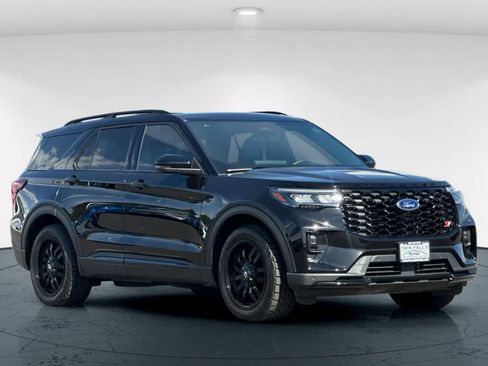 Used 2025 Ford Explorer ST AWD/4WD image 5