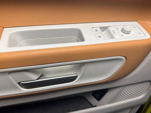 New 2025 Volkswagen ID. Buzz 1st Edition image 10