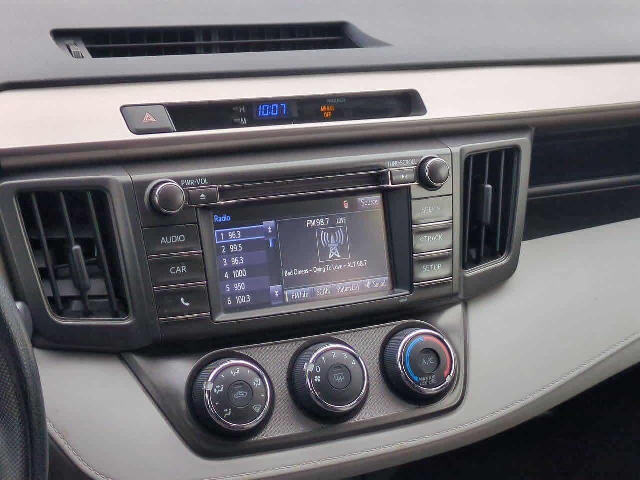 Used 2015 Toyota RAV4 LE AWD/4WD image 26