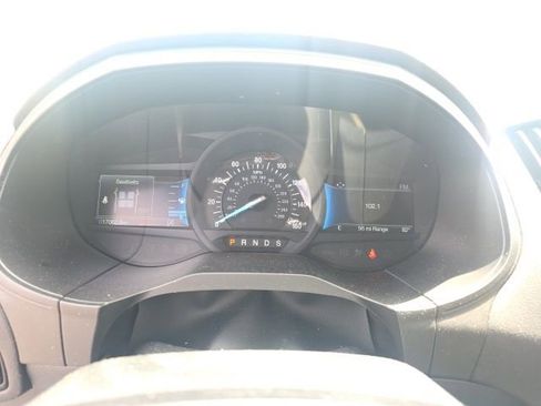 Used 2024 Ford Edge SE image 7