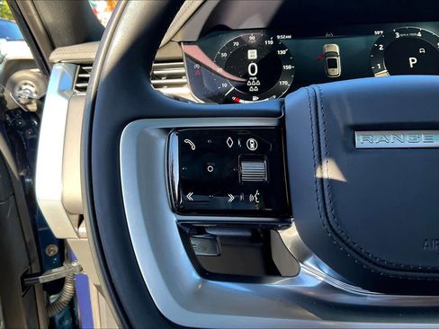 New 2025 Land Rover Range Rover Long Wheelbase SE image 17