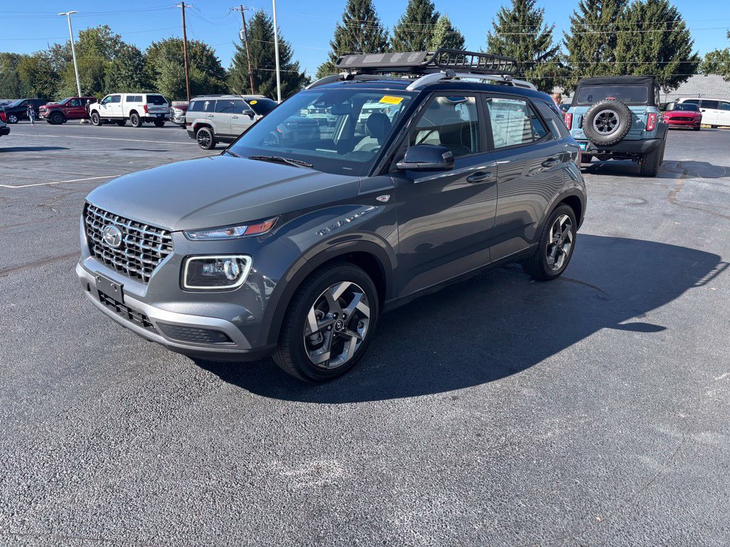 Used 2024 Hyundai Venue Limited FWD image 9