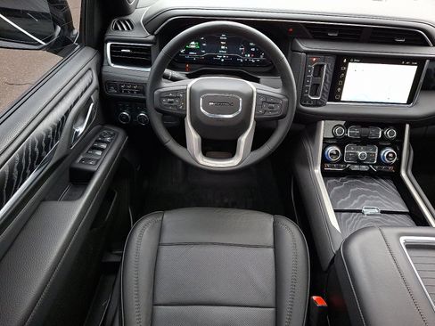 Used 2023 GMC Yukon Denali image 12