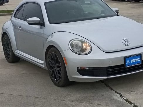 Used 2013 Volkswagen Beetle 2.5 FWD image 3