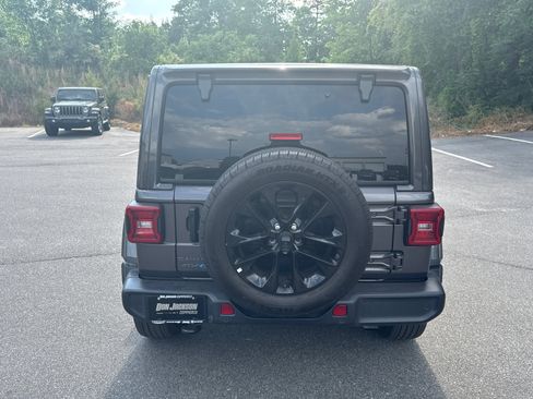Used 2025 Jeep Wrangler Unlimited Sahara w/ Safety Group AWD/4WD image 7