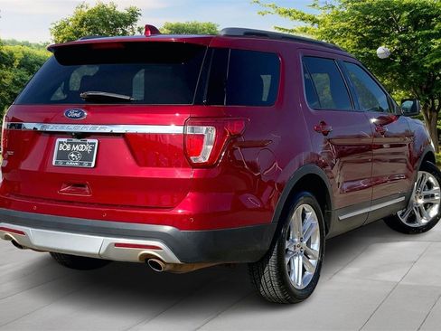 Used 2017 Ford Explorer XLT w/ Equipment Group 202A image 6