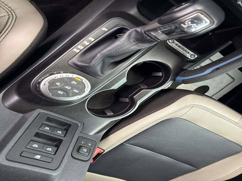 Used 2022 Ford Bronco Wildtrak image 25