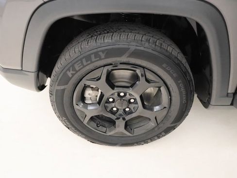 Used 2023 Jeep Compass Trailhawk image 6