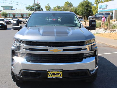 Used 2020 Chevrolet Silverado 1500 LT w/ Texas Edition AWD/4WD image 3