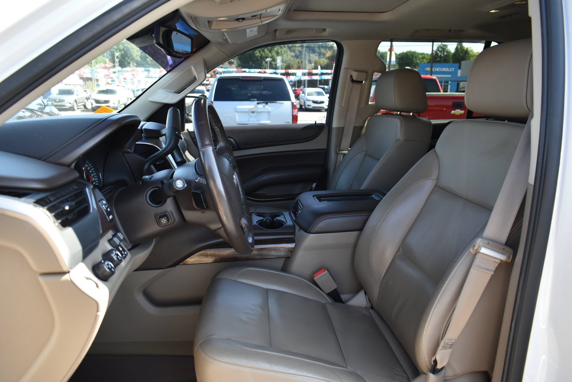 Used 2016 Chevrolet Tahoe LT w/ Luxury Package AWD/4WD image 15