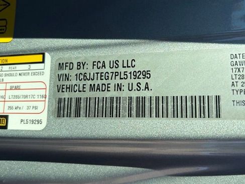 Used 2023 Jeep Gladiator Mojave w/ Cold Weather Group image 23