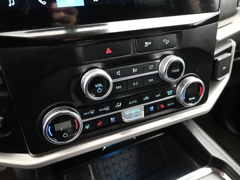 Used 2023 Ford Expedition Max XLT image 18