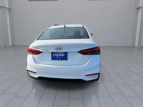 Used 2018 Hyundai Accent SE image 7