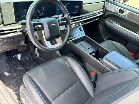 Used 2025 Hyundai Santa Fe SEL FWD image 15