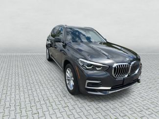 Certified 2022 BMW X5 xDrive40i w/ Premium Package AWD/4WD video 2