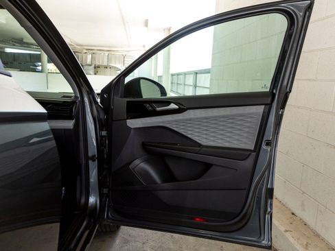 Used 2023 Volkswagen Taos S image 27