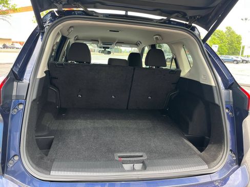 Used 2025 Nissan Rogue SV AWD/4WD image 36
