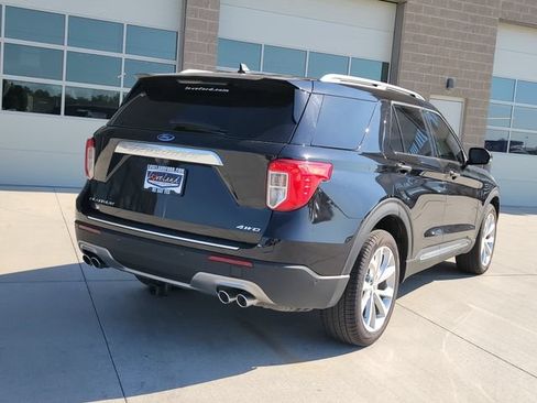 Certified 2023 Ford Explorer Platinum w/ Technology Package AWD/4WD image 3