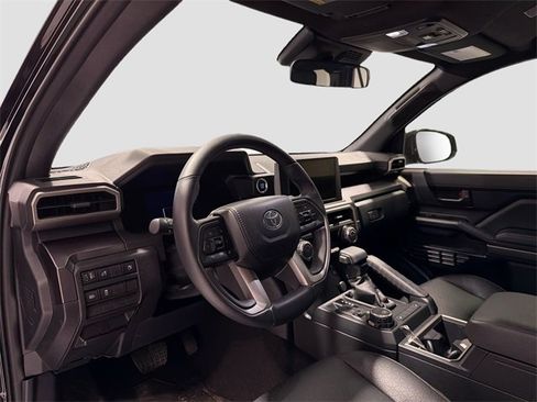 Certified 2025 Toyota 4Runner SR5 image 7