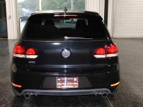 Used 2011 Volkswagen Golf 4-Door FWD image 4