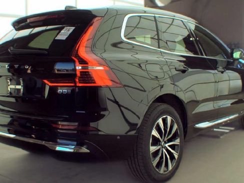 Used 2023 Volvo XC60 B5 Plus AWD/4WD image 3