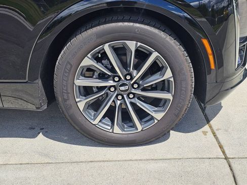 Used 2026 Cadillac Lyriq Sport AWD/4WD image 9