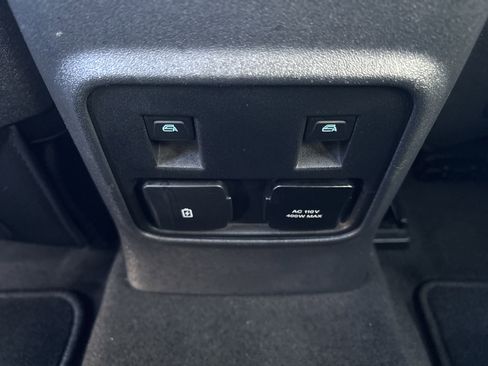 Used 2023 Ford Bronco Badlands image 13