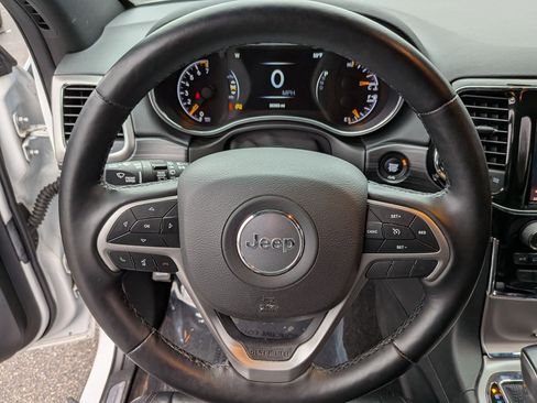 Certified 2022 Jeep Grand Cherokee Limited image 18