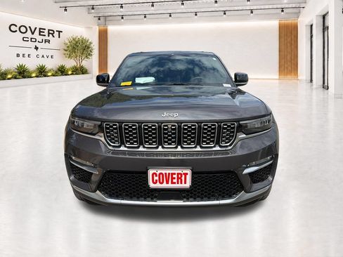 Used 2023 Jeep Grand Cherokee Summit AWD/4WD image 3