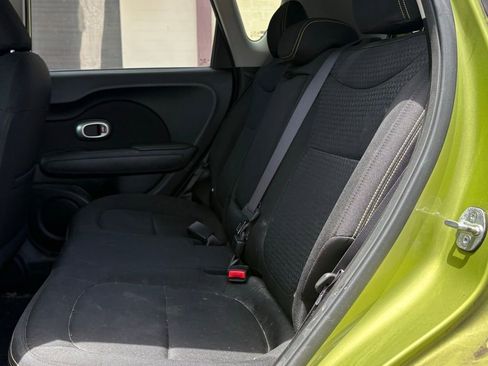 Used 2016 Kia Soul + FWD image 11