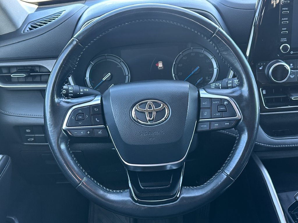 Used 2021 Toyota Highlander XLE AWD/4WD image 20