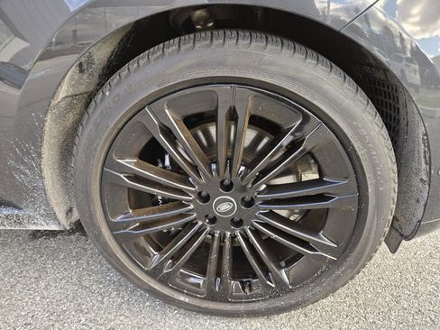 Certified 2024 Land Rover Range Rover SE image 7