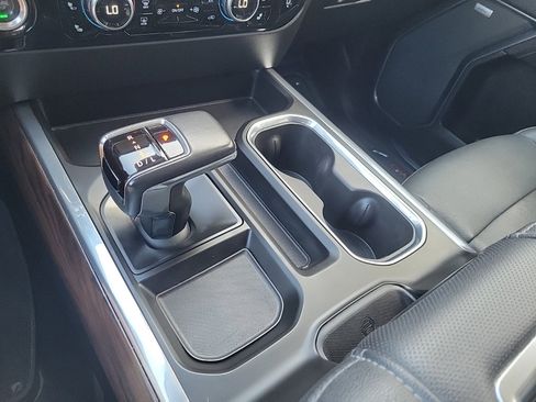 Used 2022 GMC Sierra 1500 SLT w/ SLT Convenience Package image 24