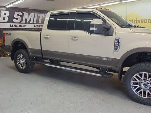 Used 2017 Ford F250 King Ranch w/ FX4 Off-Road Package AWD/4WD image 20