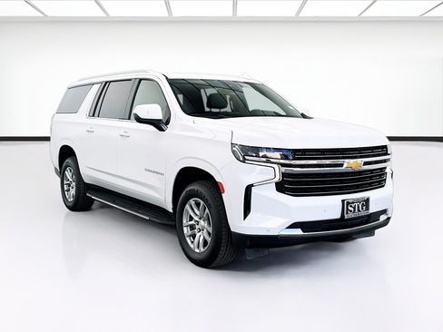 Used 2023 Chevrolet Suburban LT RWD image 3
