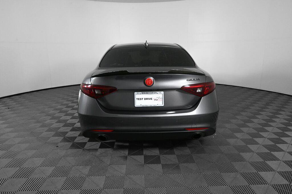 Used 2020 Alfa Romeo Giulia w/ Nero Edizione RWD image 27