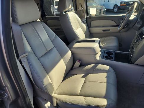 Used 2008 GMC Yukon SLT w/ SLT Preferred Equipment Group image 25