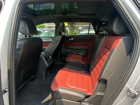 Certified 2023 Volkswagen Atlas Cross Sport SEL Premium R-Line AWD/4WD image 19