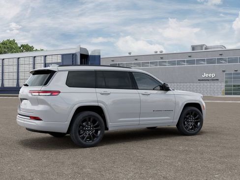 New 2026 Jeep Grand Cherokee L Limited AWD/4WD image 4