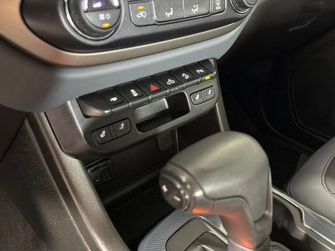 Used 2021 Chevrolet Colorado Z71 AWD/4WD image 24