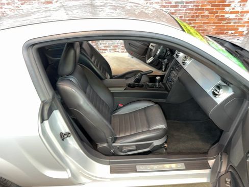 Used 2005 Ford Mustang GT RWD image 54