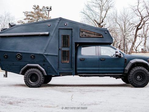 Used 2022 Ford F550 4x4 Crew Cab Super Duty w/ Power Equipment Group image 9