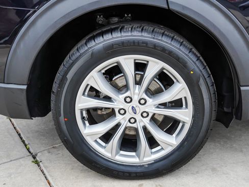 Used 2020 Ford Explorer Limited image 11