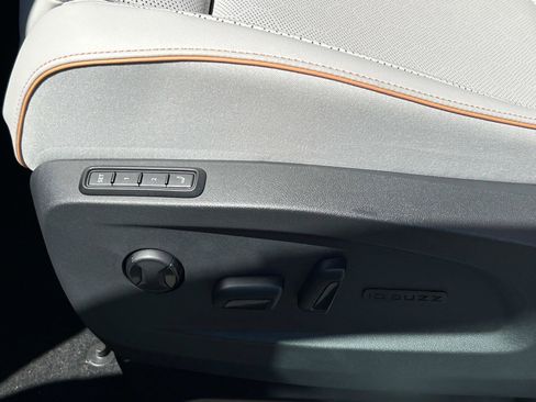 New 2025 Volkswagen ID. Buzz 1st Edition image 26