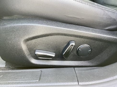 Used 2018 Ford Fusion Energi SE image 10