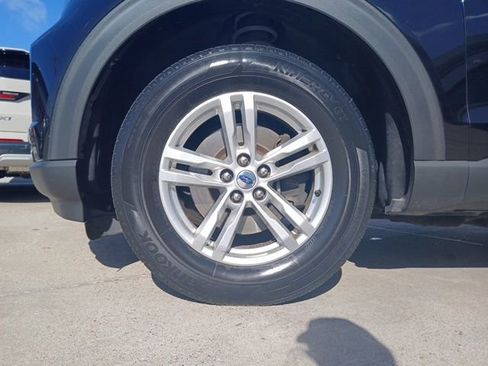 Used 2022 Ford Explorer XLT image 5